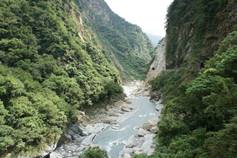 李胜利在海外参加活动时,莫名其妙地提及权志龙,还想着利用队友